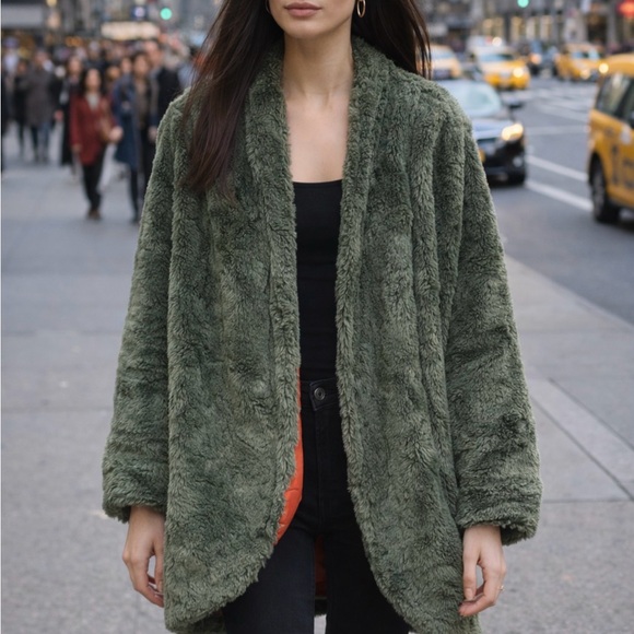 Donny Brook Jackets & Blazers - Vintage Donny Brooke Oversized Green Sherpa with orange lining Jacket